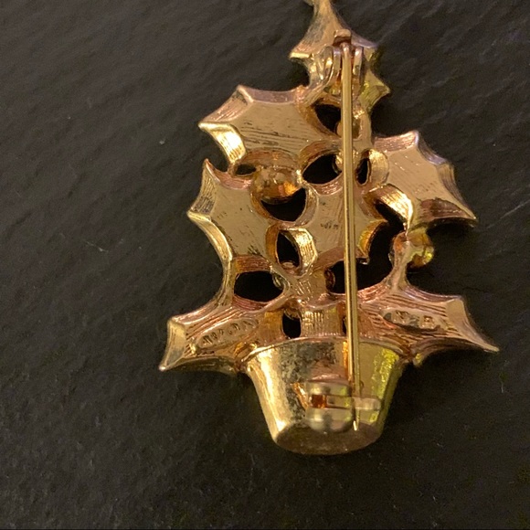 Avon 2003 Christmas Holly Tree Pin Brooch - Picture 4 of 8